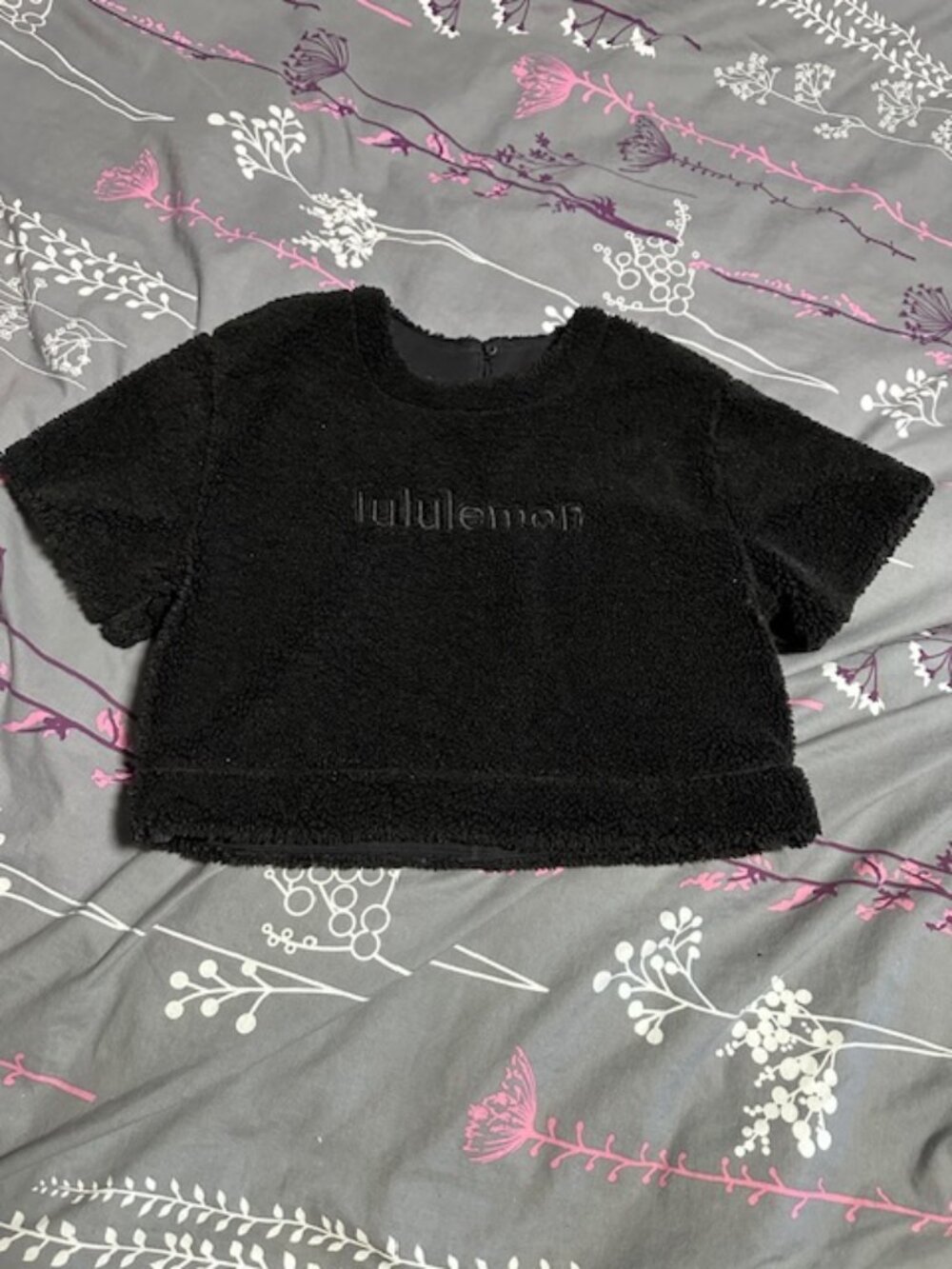 Lululemon texturized fleece crop top size 4